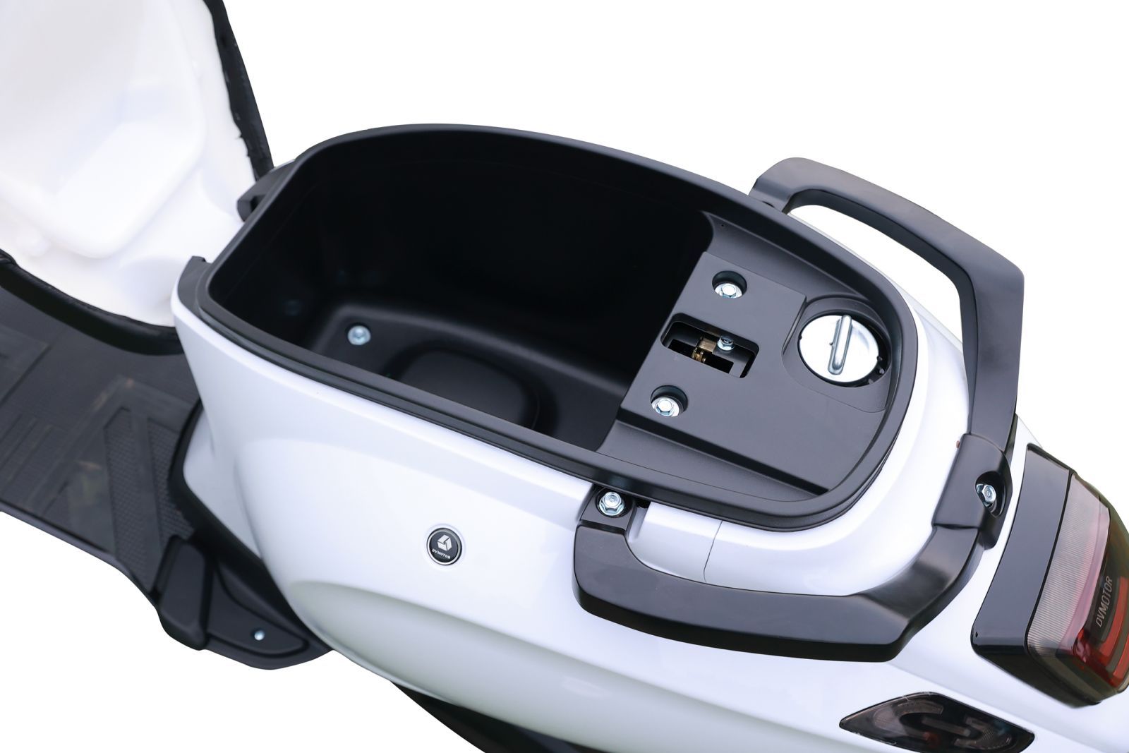 Vanio S trang bị cốp chứa đồ rộng rãi
