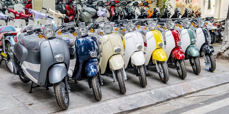 Mẫu xe ga 50cc Dibao Creer1 sở hữu đường nét mềm mại, thân xe gọn gàng