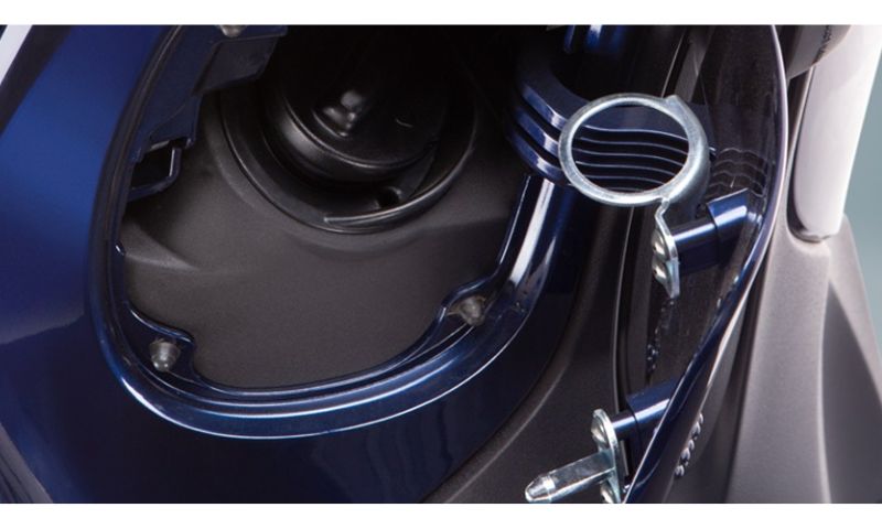 Kymco Like 50cc bản chân chống điện có nắp bình xăng ngay phía trước của xe