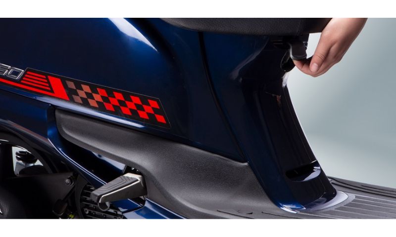 Tiện ích của xe ga Kymco Like 50cc chân chống điện