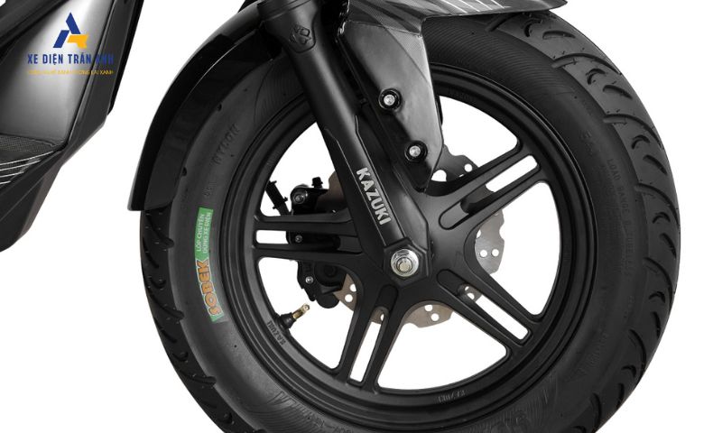 Xe máy điện Xmen Kazuki Z2 sử dụng vành hợp kim đúc cao cấp kết hợp lốp không săm